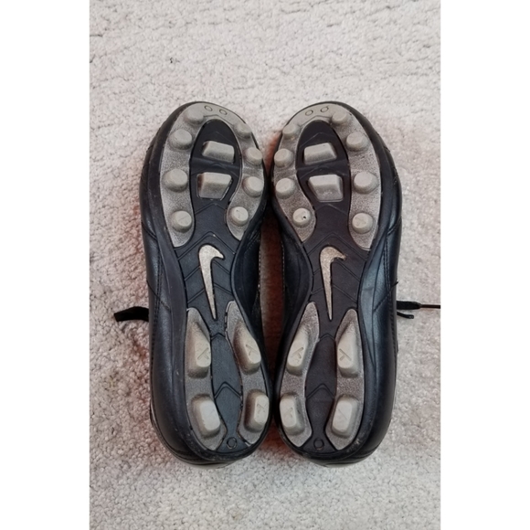 Nike Cleats - Picture 4 of 5